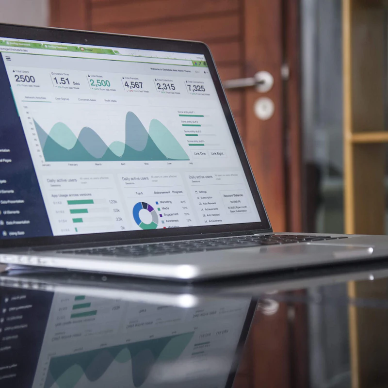 3D illustration of an SEO analytics dashboard with keyword rankings, organic traffic growth and a rising graph